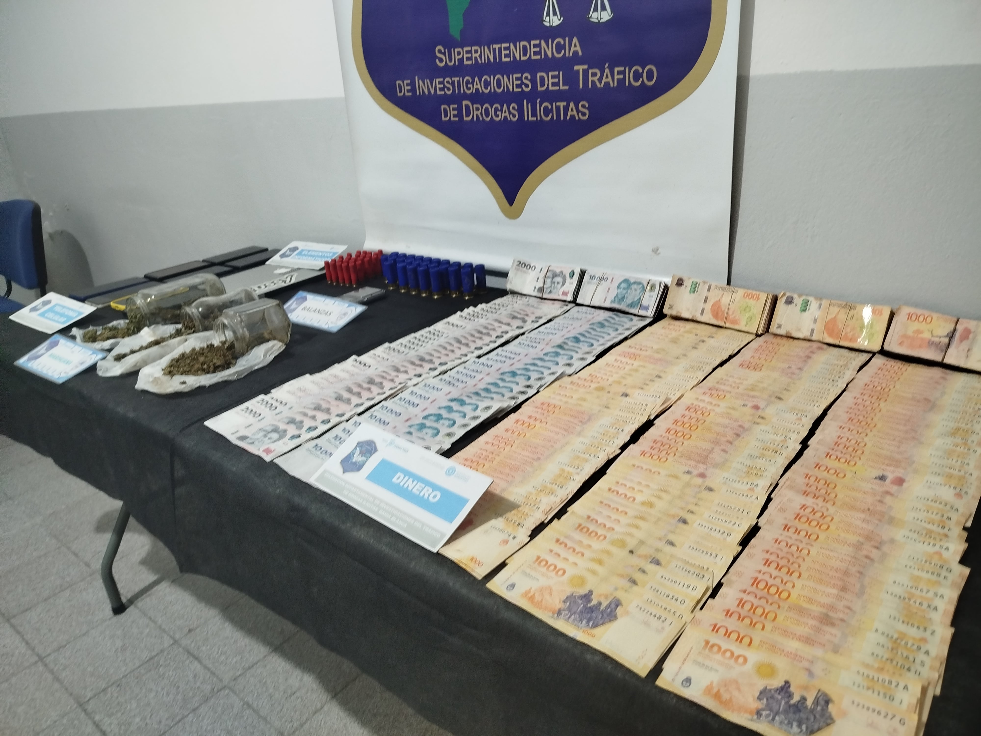 Tres Arroyos: allanamientos antidrogas simultaneos en tres domicilios particulares