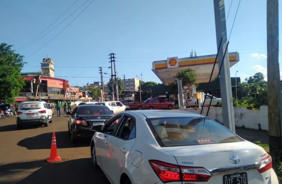 Para evitar la falta de combustible en Iguazú, rige cupo de 15 litros para extranjeros