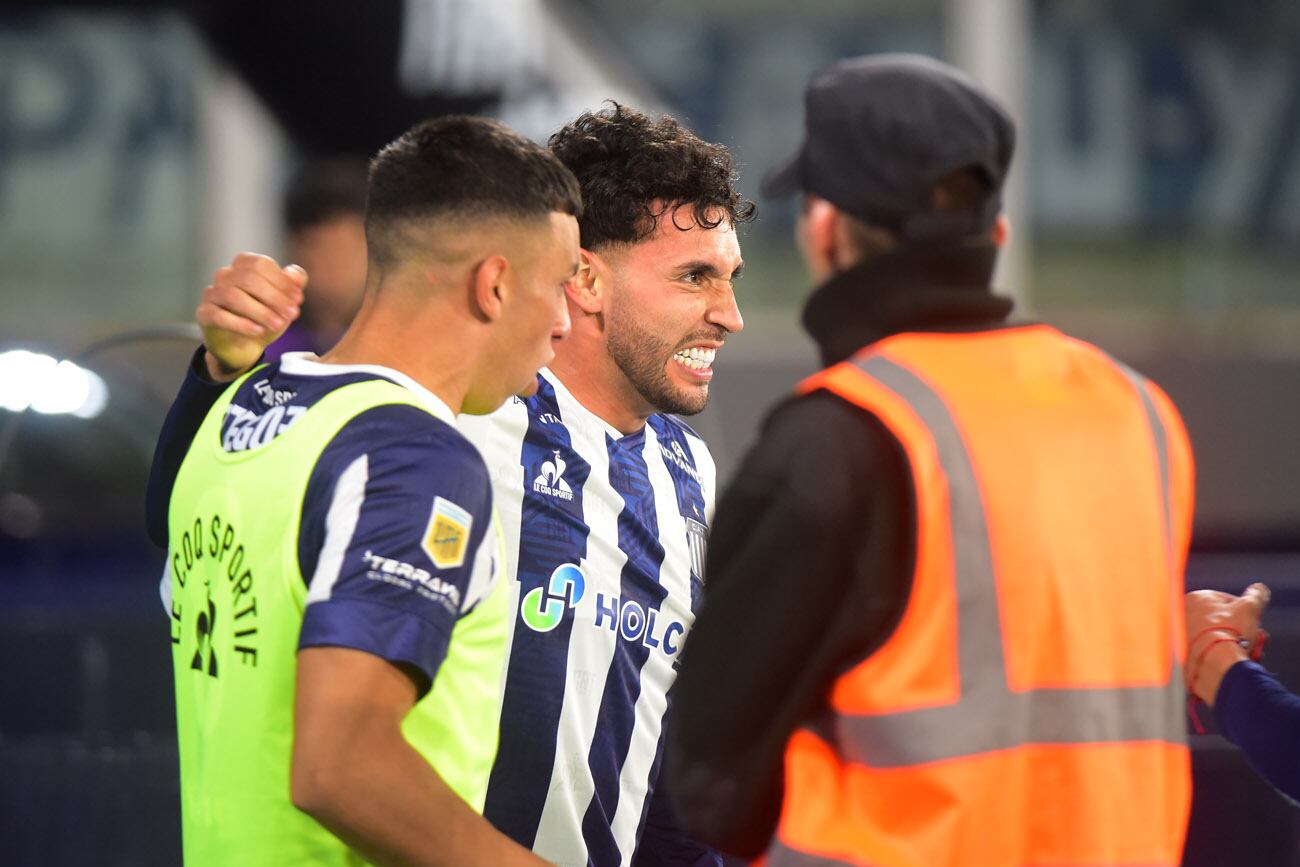 Talleres venció a Sarmiento en el estadio Kempes con gol de Nahuel Bustos.  (Nicolás Bravo / La Voz)