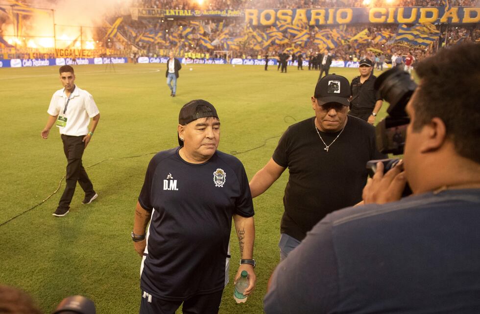 Santa Fe adhiere al duelo nacional por la muerte de Diego Armando Maradona