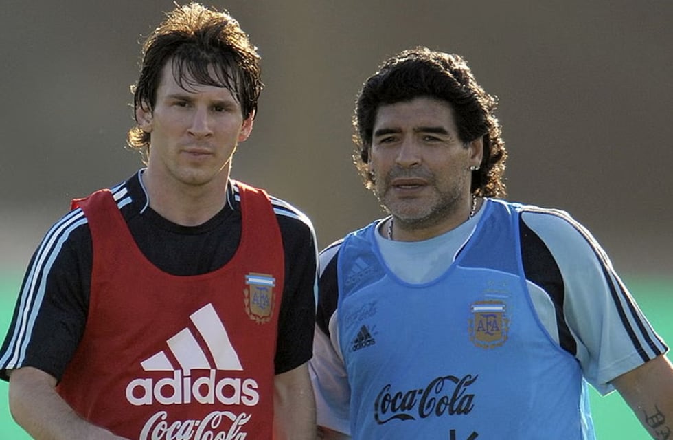 Cinco elegidos: quiénes son los únicos futbolistas que compartieron cancha con Messi y Maradona