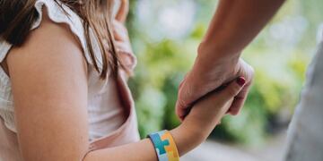 Un nuevo estudio podría cambiar la forma en que entendemos el autismo. Investigadores han descubierto que el desequilibrio entre dos proteínas cerebrales podría ser una de las claves detrás del Trastorno del Espectro Autista (TEA). (Europa Press)