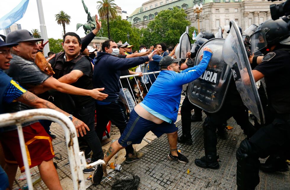 Velorio de Diego Maradona: un documento revela que la orden de cerrar la fila fue del Gobierno nacional