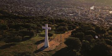 Cerro La Cruz en Villa Carlos Paz, visto desde lo alto.