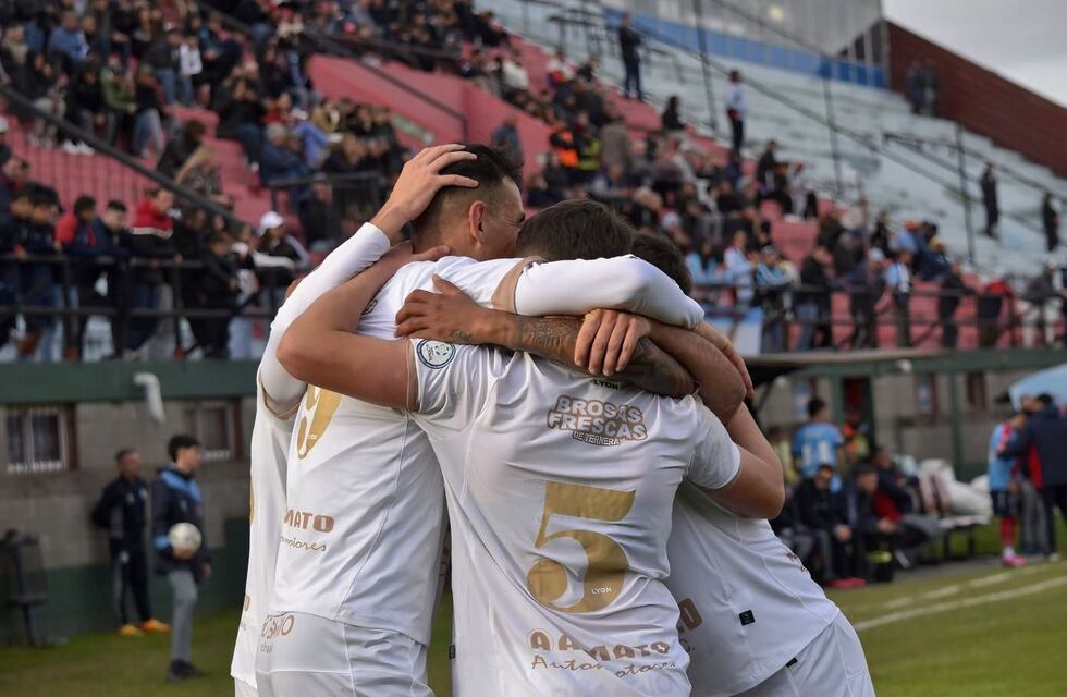 Juanca Olave y el Racing que “está recuperando la memoria; y qué dijo Nasta de su expulsión