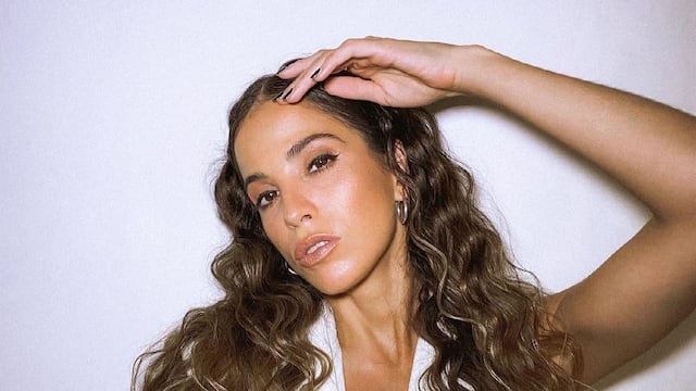 La actriz, cantante y conductora comenzó su carrera en "Violetta", la serie de Disney. (Instagram/@candemolfese)