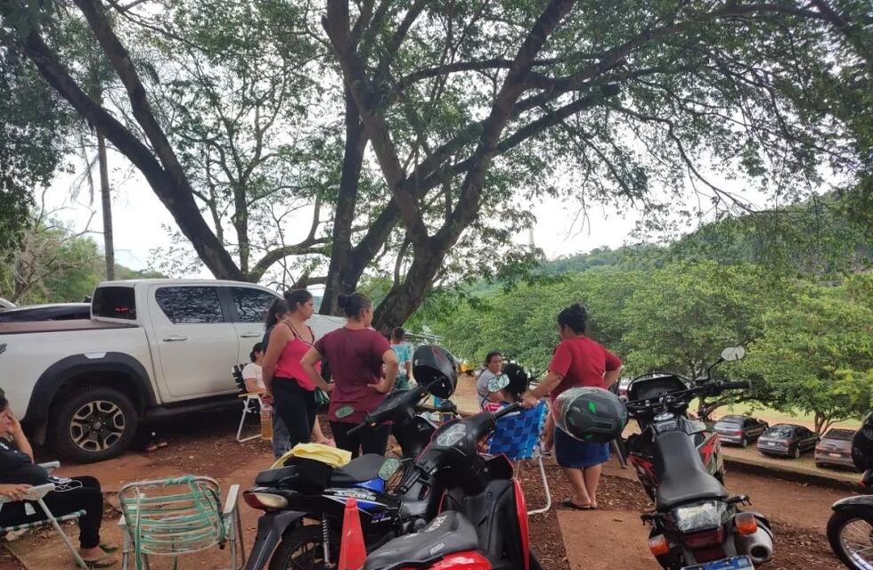 Puerto Iguazú: desesperada búsqueda de un hombre desaparecido en el río Paraná y las sospechas contra Prefectura