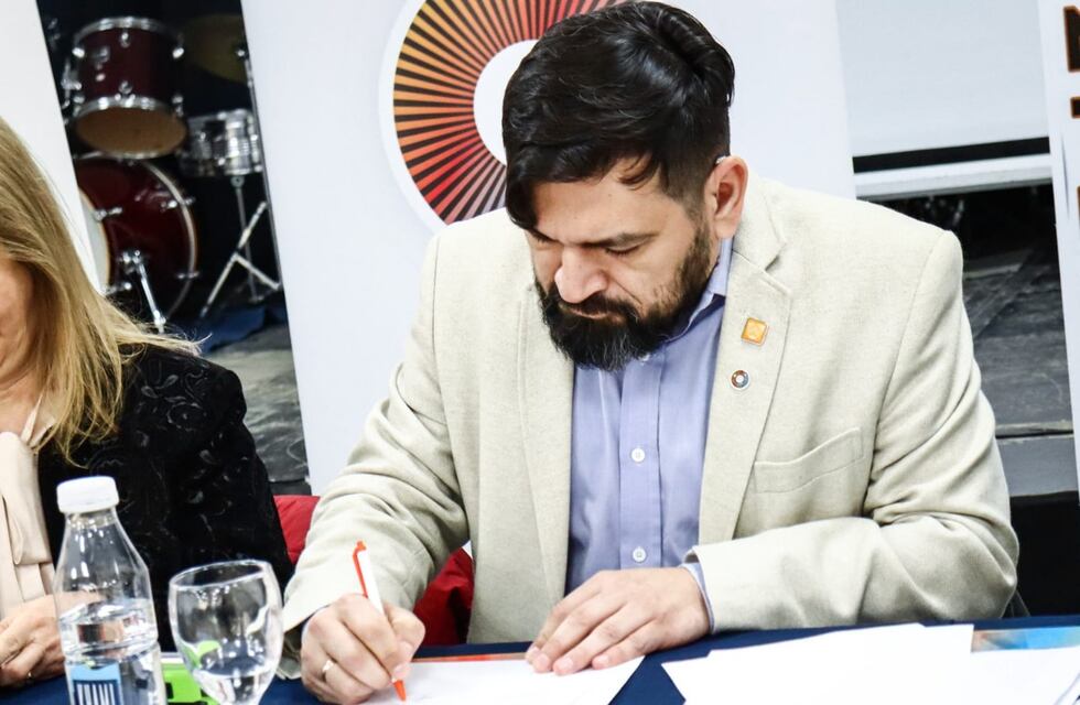 Gobierno firmó un convenio de cooperación con CONAM