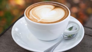 La joven fue a una reconocida cafetería de Córdoba para merendar, pagó una buena suma de dinero y se llevó "una decepción".