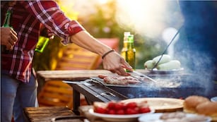 Se reveló el misterio: qué es mejor para el asado ¿carbón o leña?
