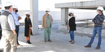 Recorrida de funcionarios por la obra del Nuevo Hospital