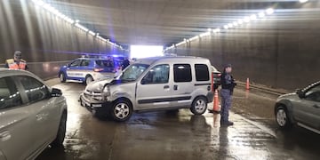 Choque múltiple en el túnel de la Mujer Urbana. Uno de los inconvenientes que trajo la lluvia (Policía).