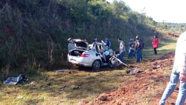 Campo Ramón: fortísimo choque entre dos vehículos.