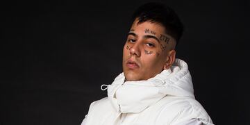 Duki contra Omar Varela.