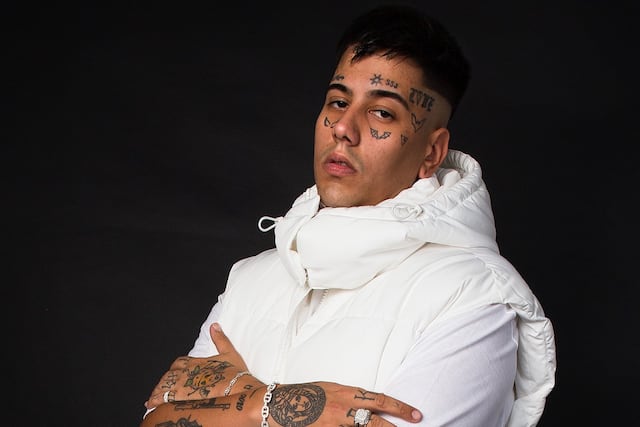 Duki llegó a El Calafate para filmar sus nuevos videoclips "Desde el fin del mundo". (Prensa Duki/ @JessPraznik)