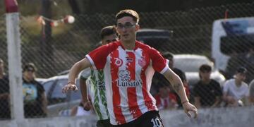Valentín Aversano llega de Atlético Monte Hermoso a Sporting. (Foto: Bola 8 Coronel Dorrego).