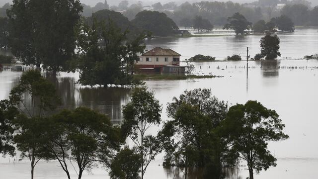 Las peores inundaciones en décadas en Australia amenazan con agravarse