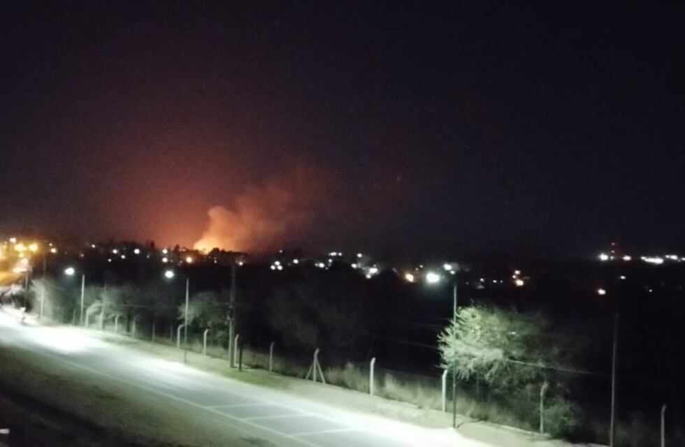 Incendio en San Antonio de Arredondo: el fuego amenazó a las viviendas