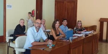 El bloque de concejales PRO - ARI votó contra el aumento de tasas.
