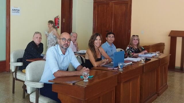El bloque de concejales PRO - ARI votó contra el aumento de tasas.