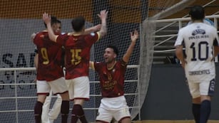 Mendoza goleó y se metió otra vez en la final