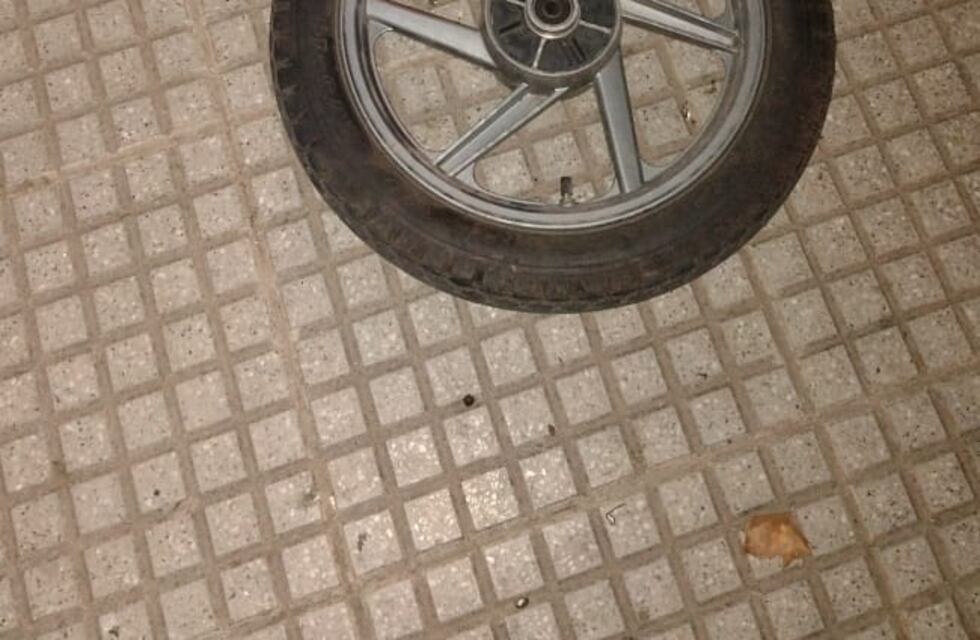 El Centro de Monitoreo lo captó robando un neumático y fue aprehendido