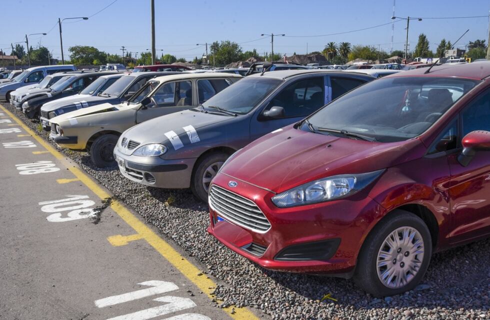 Rematarán más de 40 vehículos de la playa de secuestros de Guaymallén