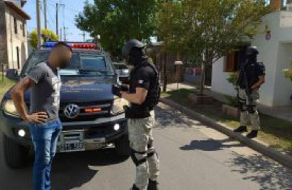 La Fuerza Policial Antinarcotráfico desplegó controles en barrios de Córdoba