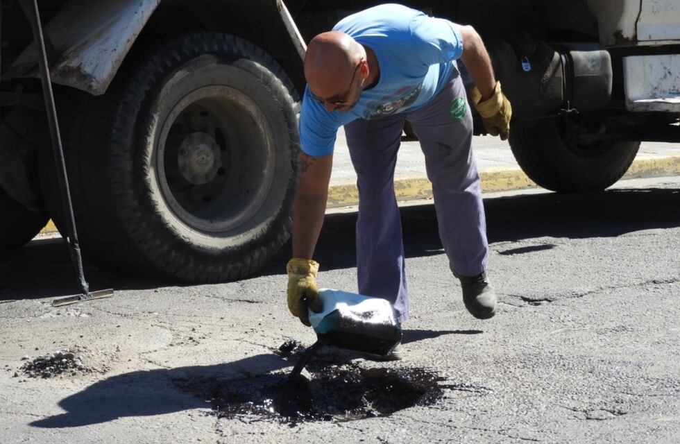 El Municipio comenzó con el bacheo en distintos puntos de la ciudad