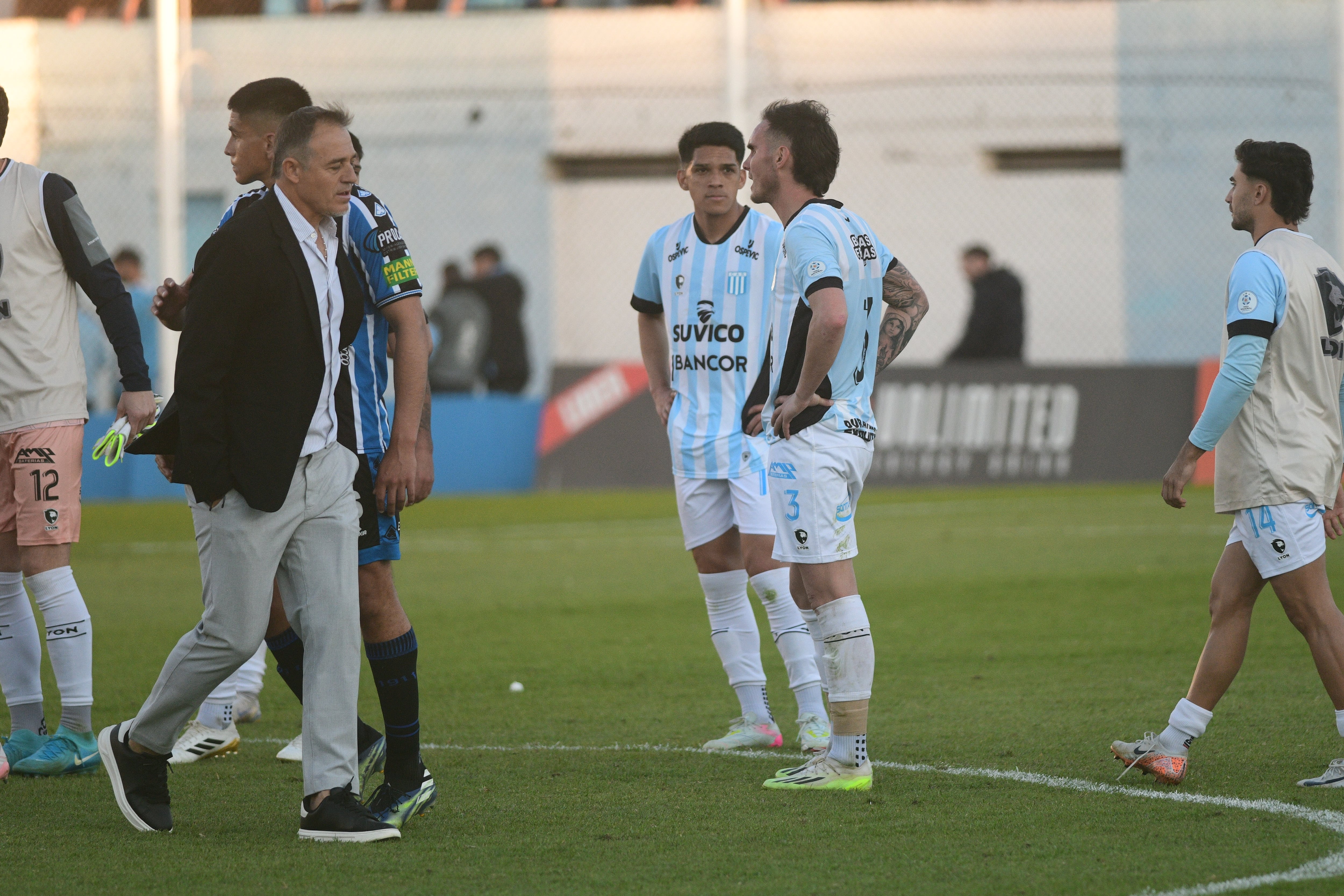 Racing empató 1-1 con Almagro por la Primera Nacional en el estadio Miguel Sancho de Nueva Italia. (Ramiro Pereyra / La Voz)