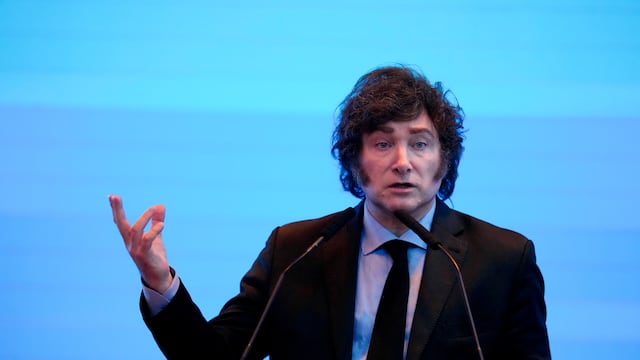 El presidente argentino Javier Milei habla durante el Foro Económico Internacional de las Américas en Buenos Aires, Argentina, el martes 26 de marzo de 2024. (AP Foto/Natacha Pisarenko)
