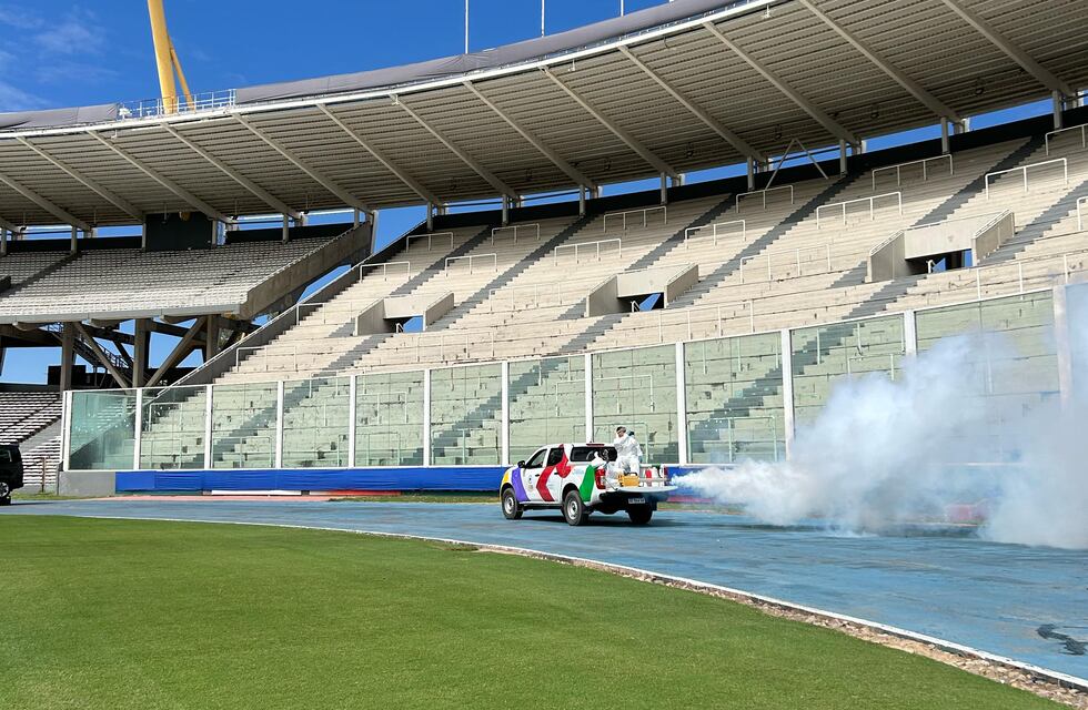 Por si los mosquitos: en la previa de Talleres fumigaron en el Kempes por el dengue