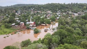 Varias familias de El Soberbio, Alba Posse y San Javier fueron evacuadas ante la alerta de crecida del río Uruguay.