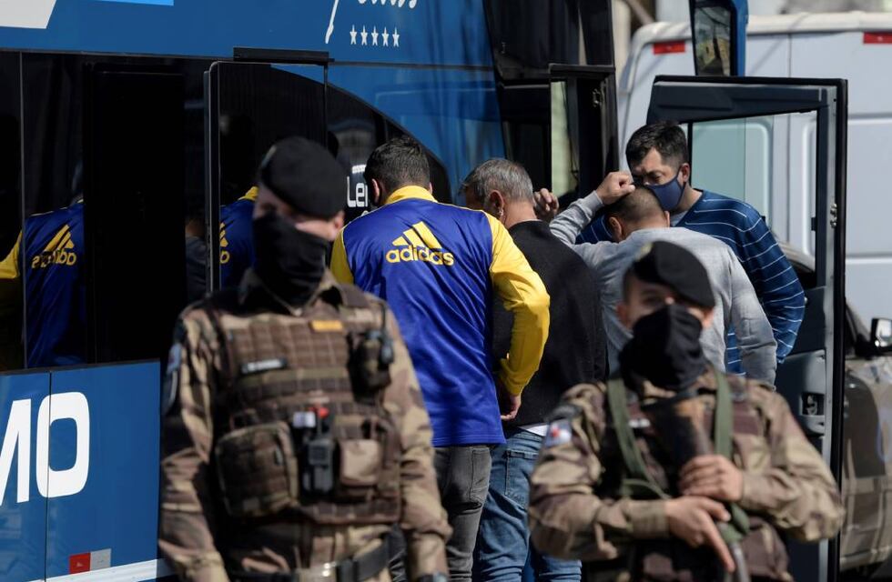 El plantel de Boca pasó la primera noche de aislamiento en un hotel tras regresar de Brasil