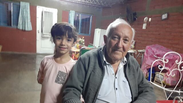 Tito y su bisnieta, los protagonistas de la imagen que emocionó al país/ Tiempo de San Juan