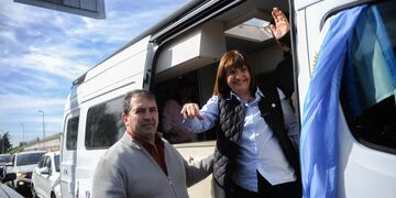 Patricia Bullrich realizando una recorrida por la provincia de Buenos Aires 
Cristian Ritondo 
Patoneta camioneta motorhome que la traslada
Argentina
Foto Federico Lopez Claro