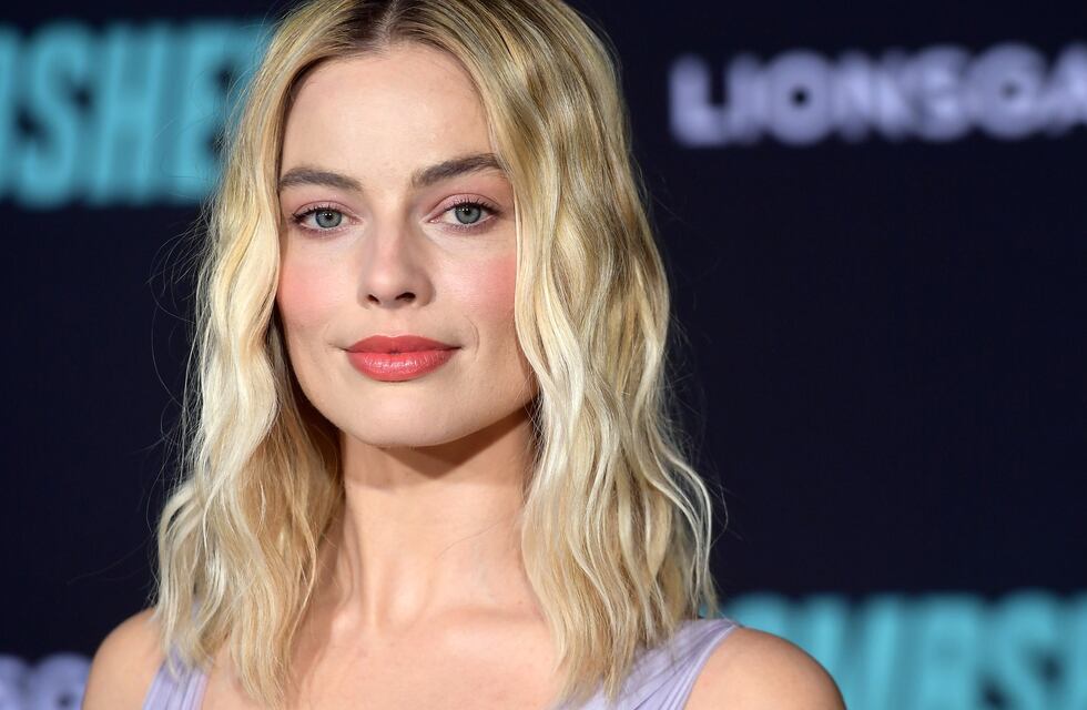 Difunden la primera imagen de Margot Robbie como Barbie para la película