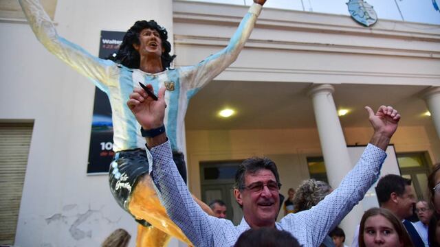 Mario Kempes, un campeón de mundo que no olvida sus comienzos en Instituto (La Voz)