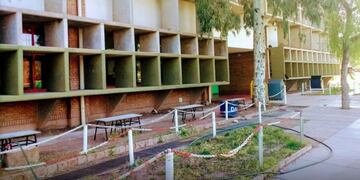 Los estudiantes del DAD realizaron el trabajo con ayuda de la docente de lengua.