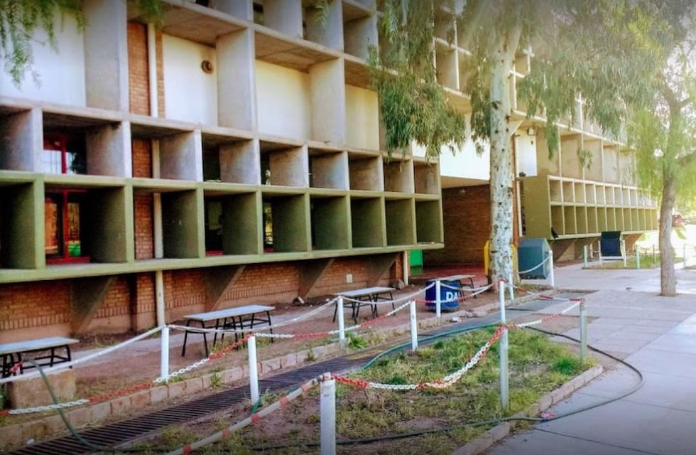 Estudiantes del DAD crearon un diccionario de palabras usadas por los adolescentes para que los adultos los entiendan