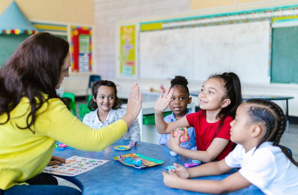 Abrieron vacantes para profesores de español en Estados Unidos: sueldos de 41 mil dólares al año