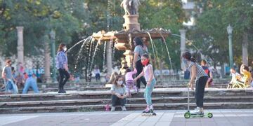 Plaza Colón. Calor en la ciudad (La Voz/Archivo).