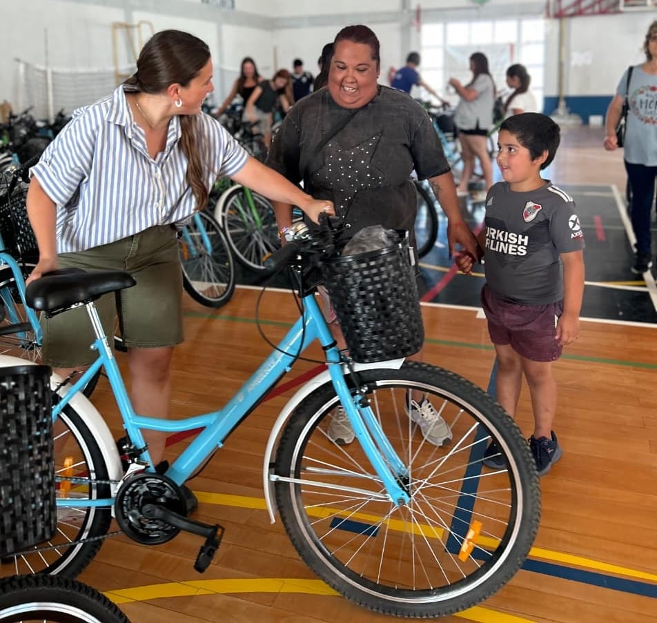 Chaves Municipio entregó 132 bicicletas del programa “Pedaleá la Provincia”