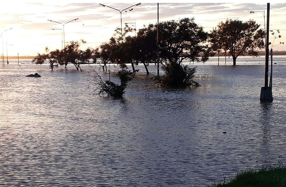 Por fuertes tormentas en la provincia de Corrientes, cientos de vecinos fueron evacuados sus hogares