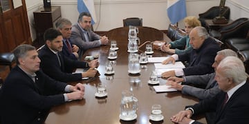 El encuentro en la Casa Gris comenzó antes de las 8 de la mañana.