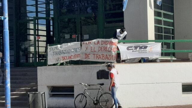 La semana pasada, la cooperativa "Luz de Esperanza" manifestó frente al Municipio de Rafaela y ahora lo harán en el Relleno Sanitario
