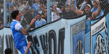 Estudiantes de Río Cuarto le ganó a Colón 2-1 en el Candini y está expectante en la tabla.