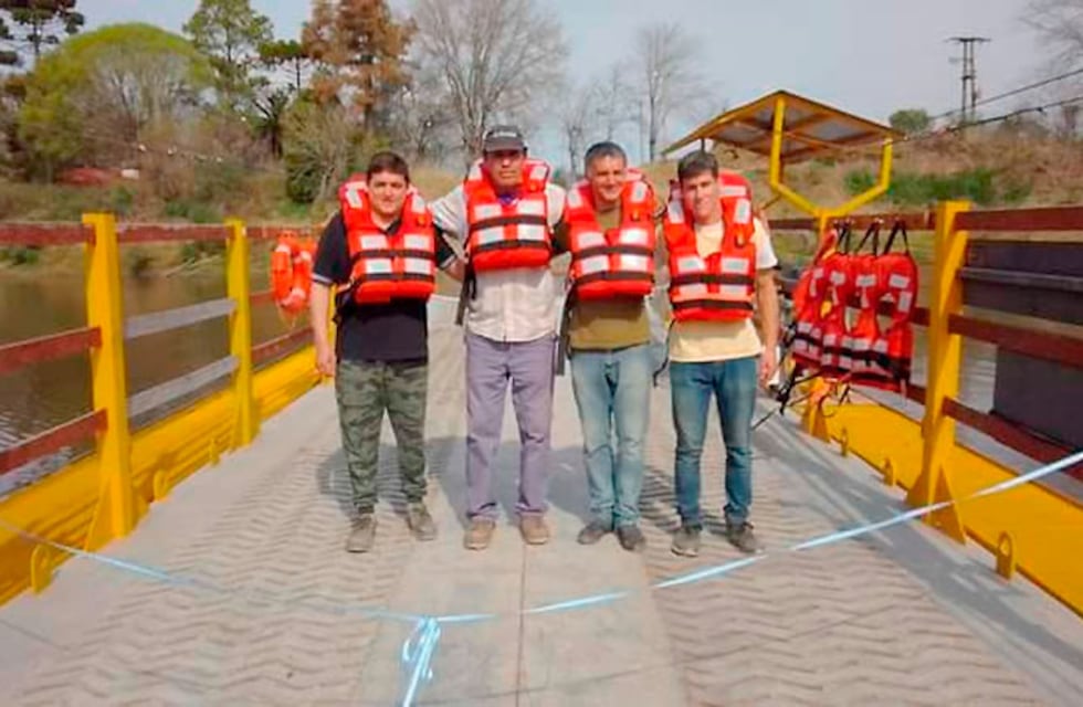Vuelve a funcionar la histórica balsa de Villa Urquiza luego de 2 años