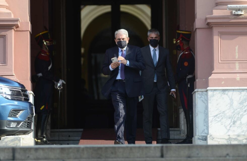 Aníbal Fernández dijo que no sabía que las hijas de Nik iban a la ORT