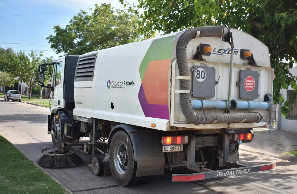 Por el otoño, se intensifica el barrido y recolección de hojas